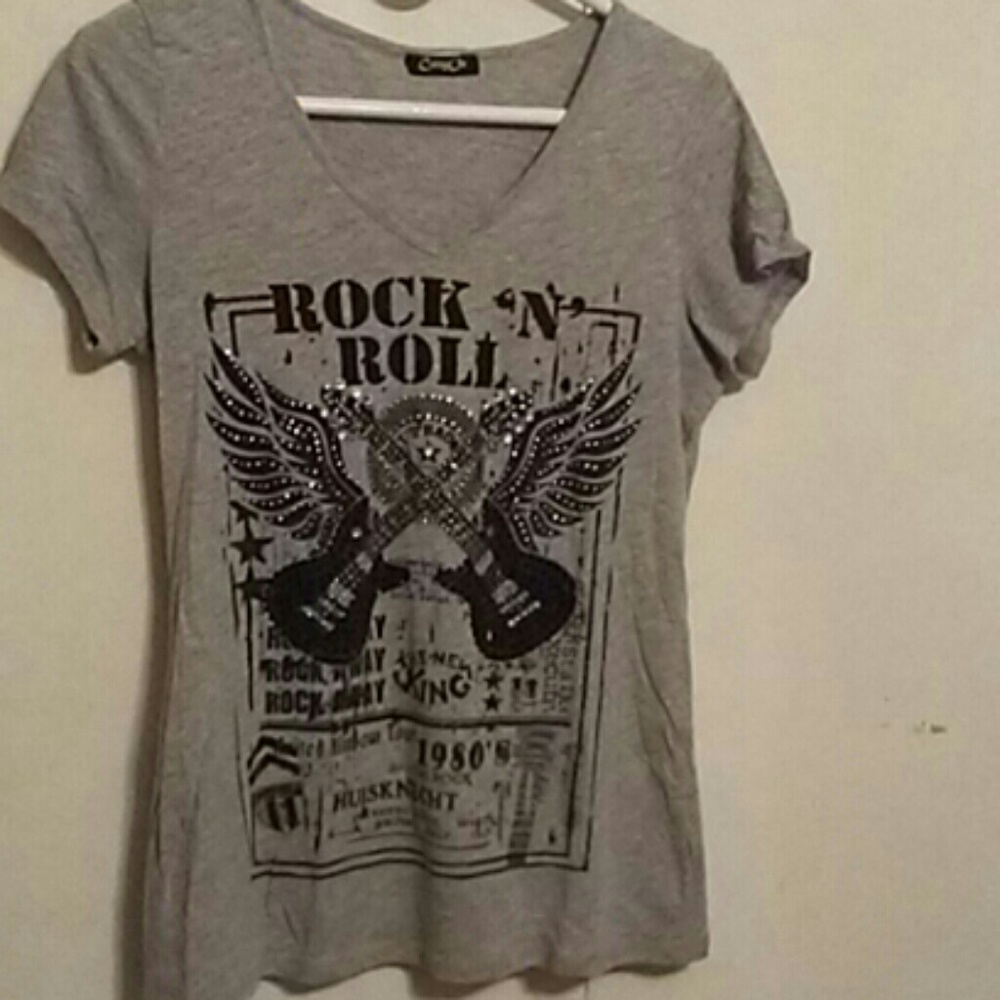 Rock n roll design tee 🎉2/$6 or 3/$8🎉